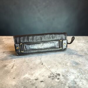 VINTAGE ANNE KLEIN BLACK LEATHER CLUTCH WRISTLET WITH BRONZE HARDWARE